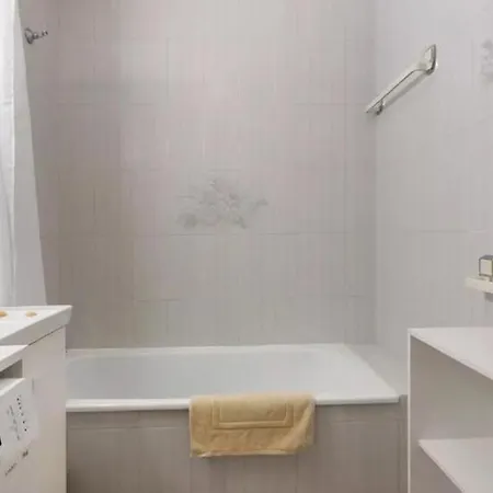 Apartment Apartamento Com Um Quarto E Uma Casa De Banho